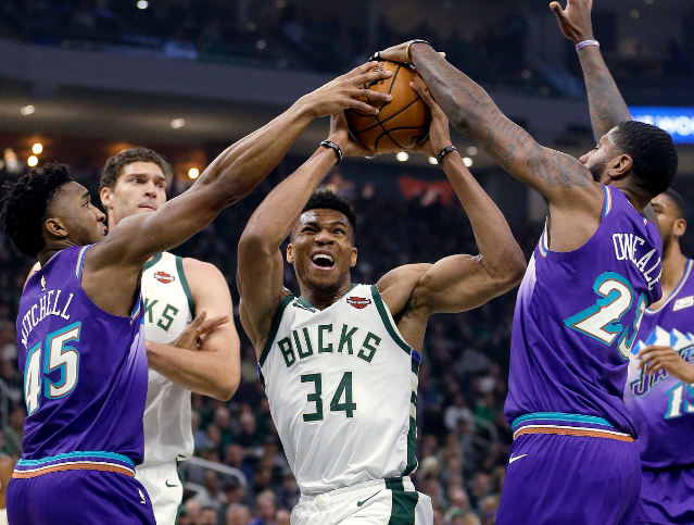  米切尔狂砍四十二分骑士碾压尼克斯豪取五胜